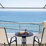 The Island Life Apartments By Konnect, Ipsos Beach